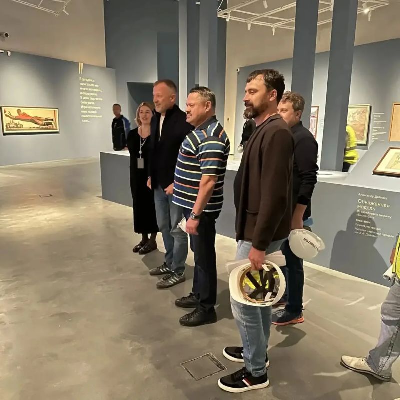 С рабочим визитом в Севастополь прибыли заместитель руководителя Федерального казначейства Александр Демидов и начальник Управления ведомственных проектов Федерального казначейства Алексей Долгалев С рабочим визитом в Севастополь прибыли заместитель руководителя Федерального казначейства Александр Демидов и начальник Управления ведомственных проектов Федерального казначейства Алексей Долгалев