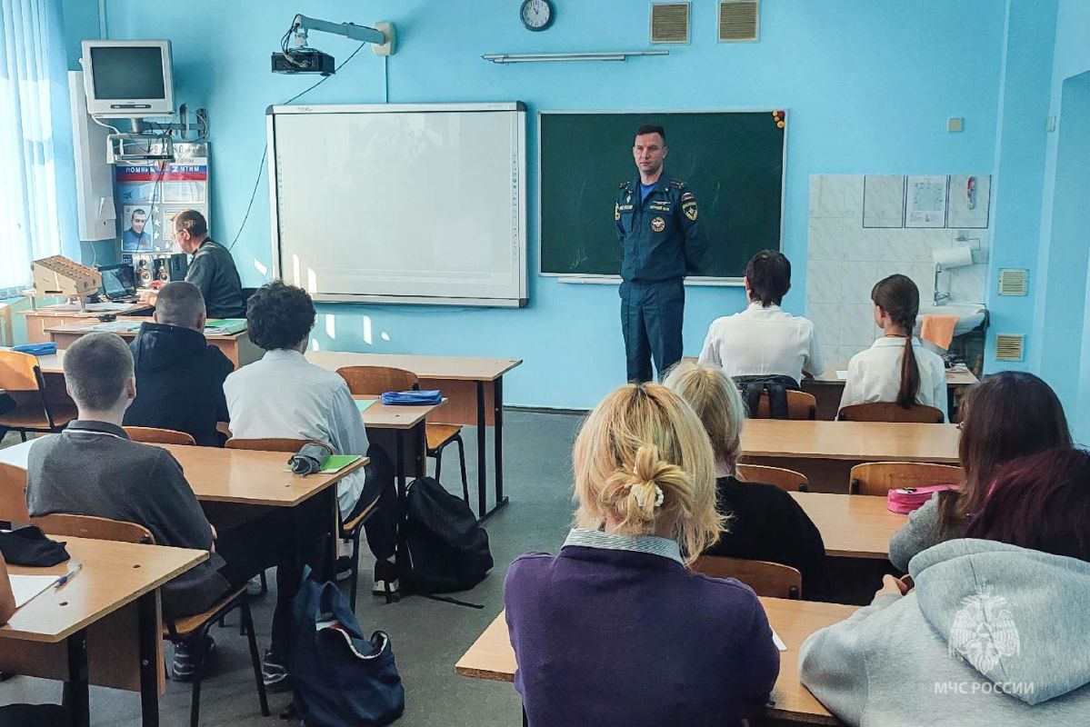 Учим безопасности, тренируем жизненно важные навыки Учим безопасности, тренируем жизненно важные навыки