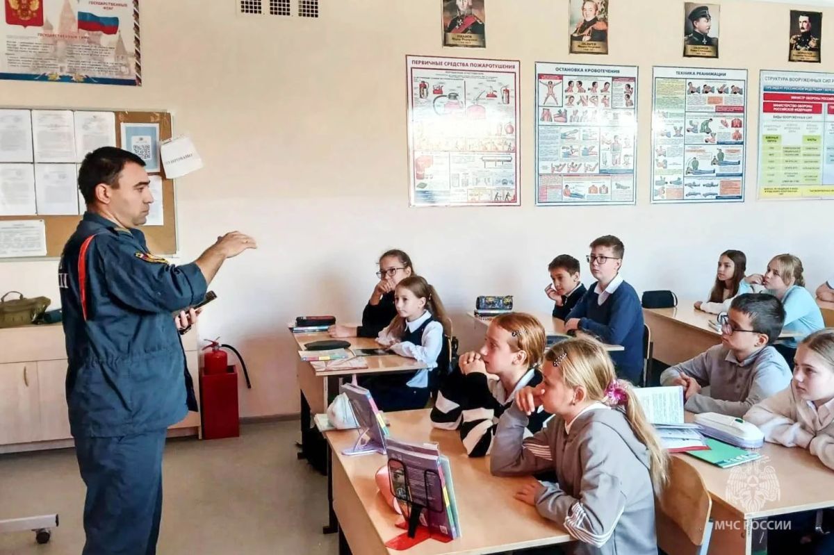 Учим безопасности, тренируем жизненно важные навыки Учим безопасности, тренируем жизненно важные навыки
