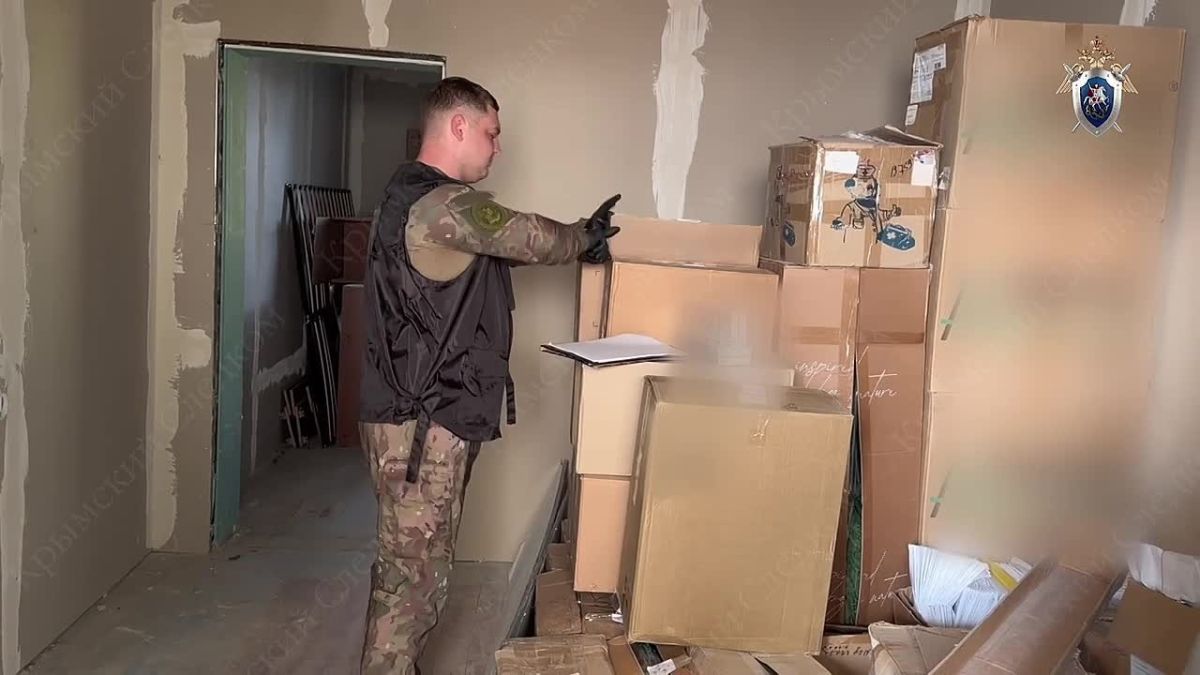 Двум севастопольцам грозит срок за хранение незаконных табачных изделий на 15 миллионов