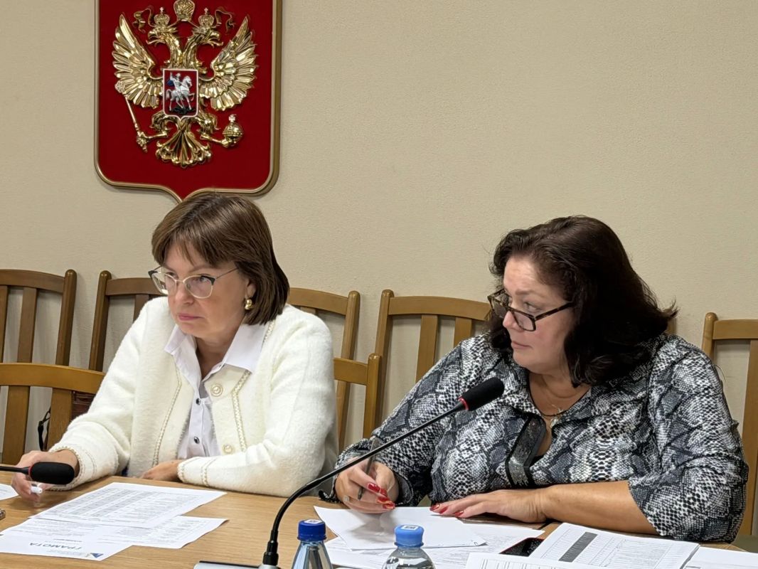 По итогам работы в сентябре провел совещания с директорами школ, учреждений СПО и учреждений дополнительного образования По итогам работы в сентябре провел совещания с директорами школ, учреждений СПО и учреждений дополнительного образования
