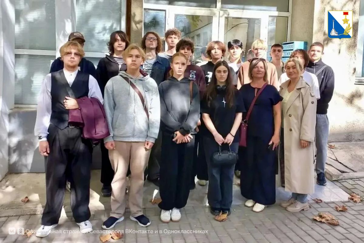 Студентам показали, как работает единая дежурно-диспетчерская служба Севастополя Студентам показали, как работает единая дежурно-диспетчерская служба Севастополя