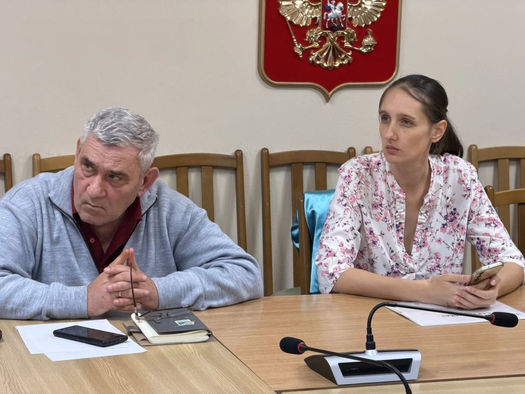 По итогам работы в сентябре провел совещания с директорами школ, учреждений СПО и учреждений дополнительного образования По итогам работы в сентябре провел совещания с директорами школ, учреждений СПО и учреждений дополнительного образования
