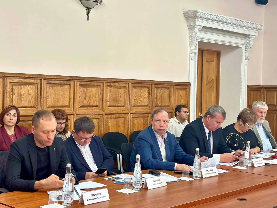 Владимир Немцев: Сегодня в Законодательном Собрании Севастополя состоялось расширенное заседание постоянного комитета по экономике и инвестициям Владимир Немцев: Сегодня в Законодательном Собрании Севастополя состоялось расширенное заседание постоянного комитета по экономике и инвестициям