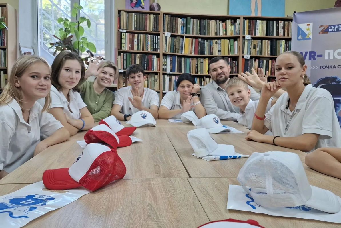 «Севастополь — город героев»: выпускники программы провели уроки для воспитанников детского дома