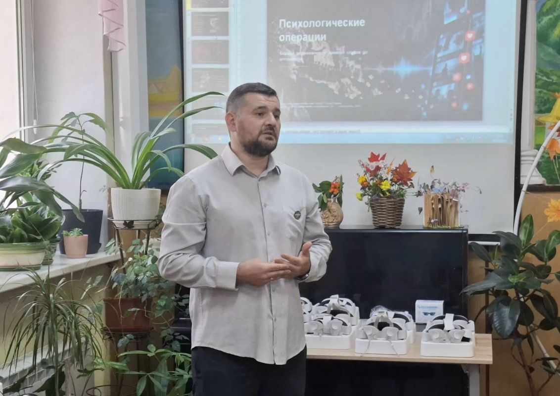 «Севастополь — город героев»: выпускники программы провели уроки для воспитанников детского дома «Севастополь — город героев»: выпускники программы провели уроки для воспитанников детского дома