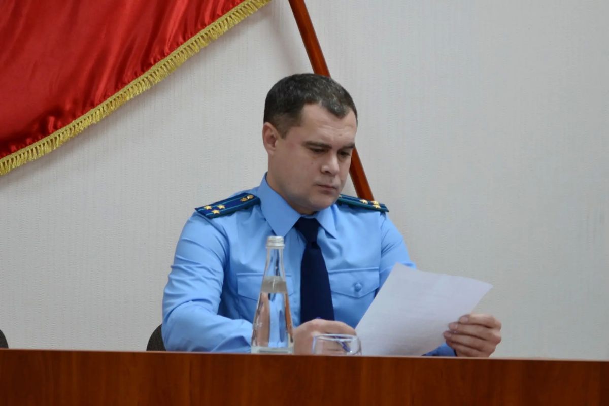 Заместитель прокурора города Севастополя Анатолий Абраменко провел выездной прием жителей Инкермана ___ Заместитель прокурора города Севастополя Анатолий Абраменко провел выездной прием жителей Инкермана ___