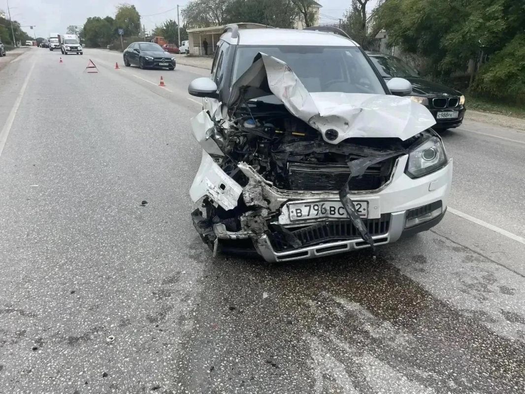 В Севастополе при лобовом ДТП пострадали три человека В Севастополе при лобовом ДТП пострадали три человека