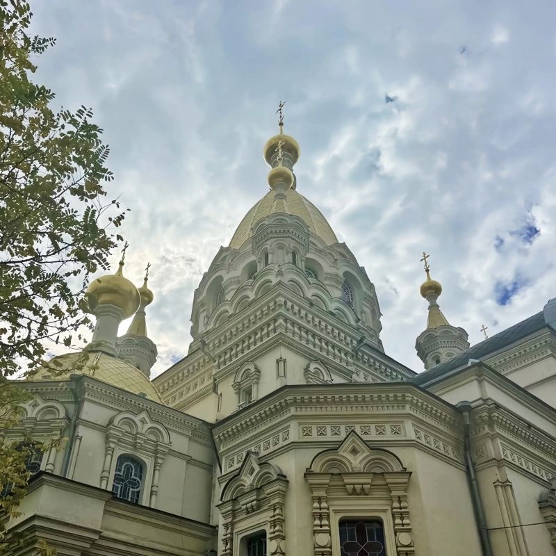 Владимир Немцев: 14 октября Православная церковь отмечает один из самых любимых и почитаемых верующими праздников — Покров Пресвятой Богородицы. Владимир Немцев: 14 октября Православная церковь отмечает один из самых любимых и почитаемых верующими праздников — Покров Пресвятой Богородицы.
