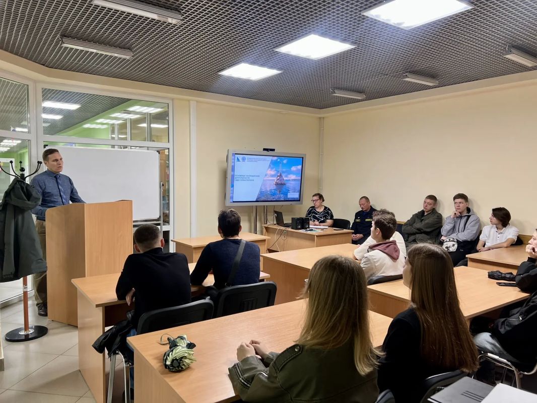 Участники акселерационной программы ПриморТЕХ побывали на экскурсии в ЕДДС Севастополя Участники акселерационной программы ПриморТЕХ побывали на экскурсии в ЕДДС Севастополя