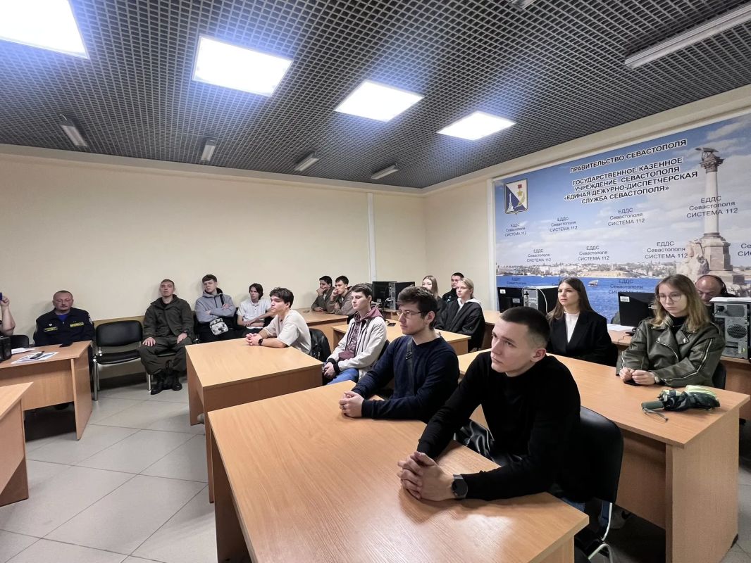 Участники акселерационной программы ПриморТЕХ побывали на экскурсии в ЕДДС Севастополя Участники акселерационной программы ПриморТЕХ побывали на экскурсии в ЕДДС Севастополя