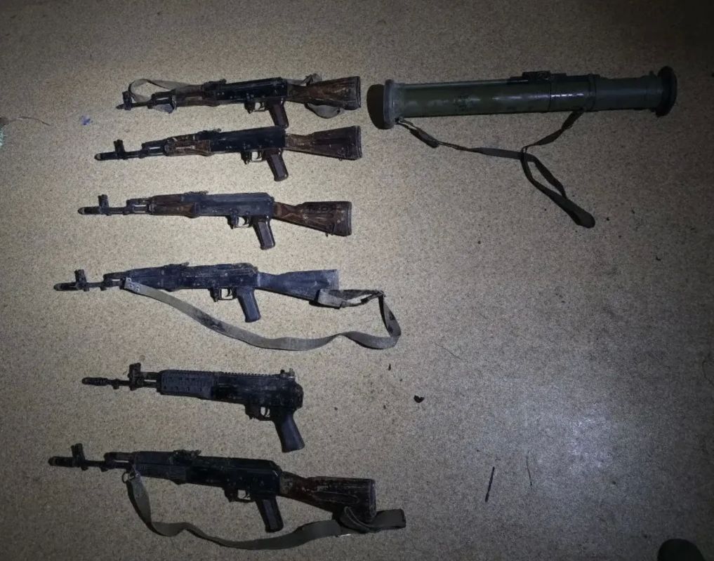 В Крыму осудили двух жителей Сакского района за незаконный оборот оружия.