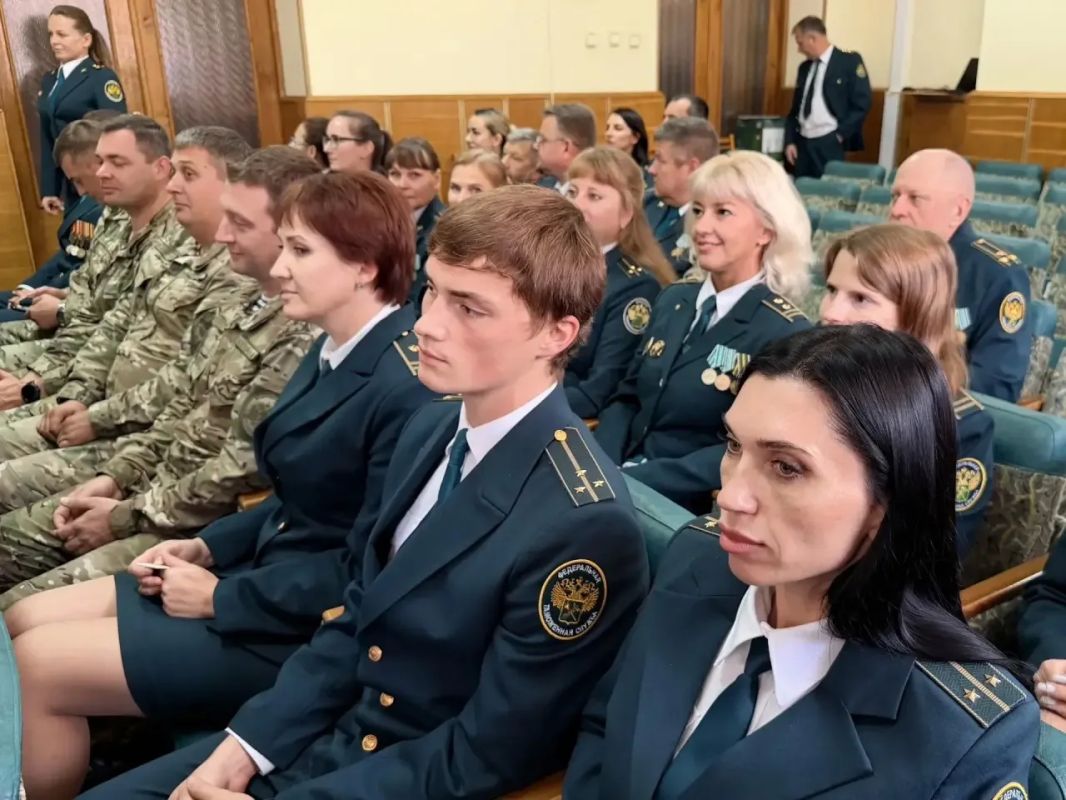 В этом учебном году в севастопольской школе №44 имени В.В. Ходырева открылся первый в регионе таможенный класс В этом учебном году в севастопольской школе №44 имени В.В. Ходырева открылся первый в регионе таможенный класс