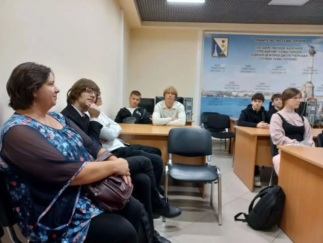 Профессия с реальной пользой: чем интересна работа оператора «Системы112» Профессия с реальной пользой: чем интересна работа оператора «Системы112»