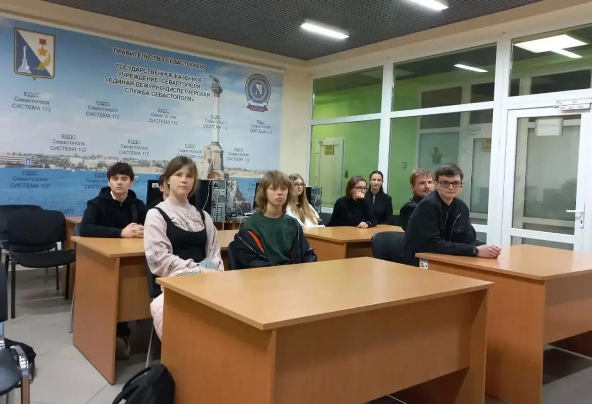 Профессия с реальной пользой: чем интересна работа оператора «Системы112» Профессия с реальной пользой: чем интересна работа оператора «Системы112»