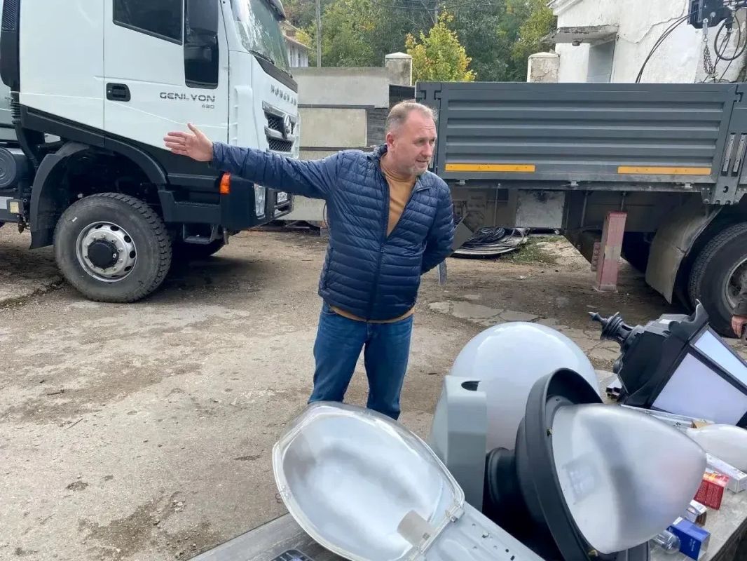 Горсвет освещает путь в технические профессии: для школьников проведена познавательная экскурсия Горсвет освещает путь в технические профессии: для школьников проведена познавательная экскурсия
