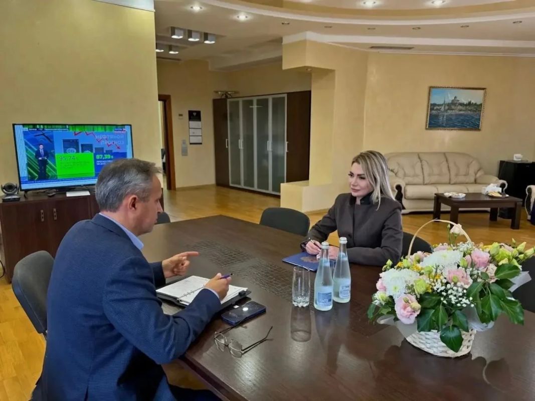 Укрепляя взаимодействие. Состоялась рабочая встреча Уполномоченного по правам человека Павла Буцай и руководителя Управления Росреестра по городу Севастополю Олеси Калинкиной Укрепляя взаимодействие. Состоялась рабочая встреча Уполномоченного по правам человека Павла Буцай и руководителя Управления Росреестра по городу Севастополю Олеси Калинкиной