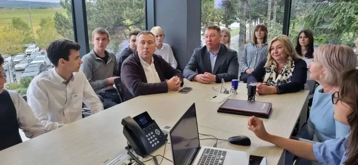 Ученики агроклассов смогут пройти практику на крупных сельхозпредприятиях и освоить профессию виноградаря Ученики агроклассов смогут пройти практику на крупных сельхозпредприятиях и освоить профессию виноградаря