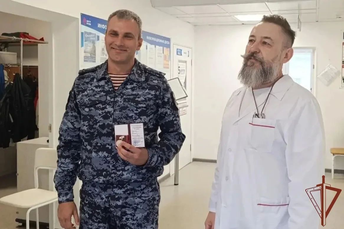 Сотрудник управления координации деятельности подразделений Росгвардии по городу Севастополю удостоен звания «Почетный донор России»
