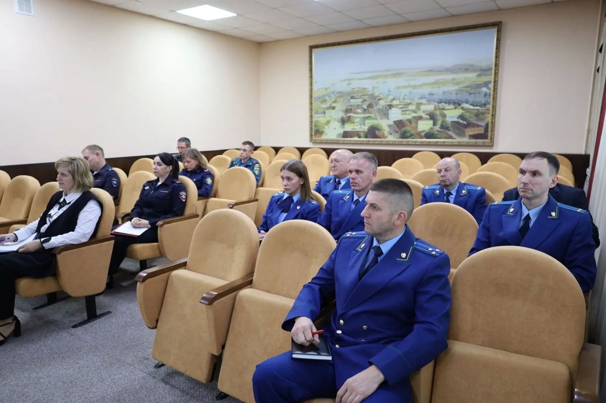 Сегодня в прокуратуре Севастополя под председательством заместителя прокурора города Анатолия Абраменко состоялось межведомственное семинарское занятие Сегодня в прокуратуре Севастополя под председательством заместителя прокурора города Анатолия Абраменко состоялось межведомственное семинарское занятие