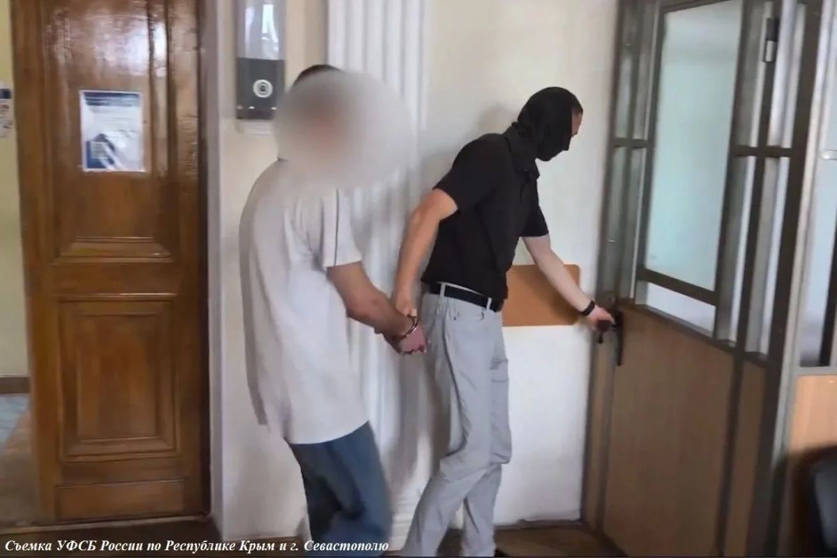 Севастополец снимал для вражеской разведки расположение воинской части армии России Севастополец снимал для вражеской разведки расположение воинской части армии России