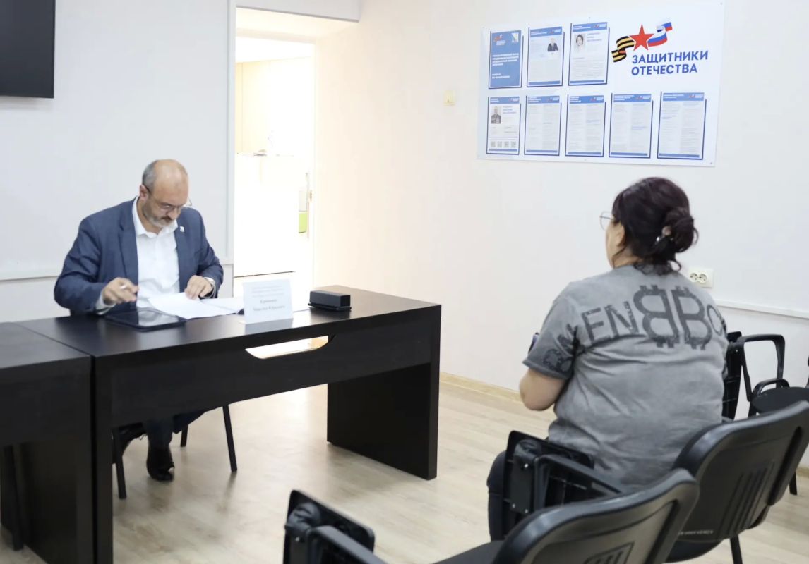Вчера провел прием граждан в севастопольском филиале Фонда «Защитники Отечества», где пообщался с семьями участников СВО Вчера провел прием граждан в севастопольском филиале Фонда «Защитники Отечества», где пообщался с семьями участников СВО