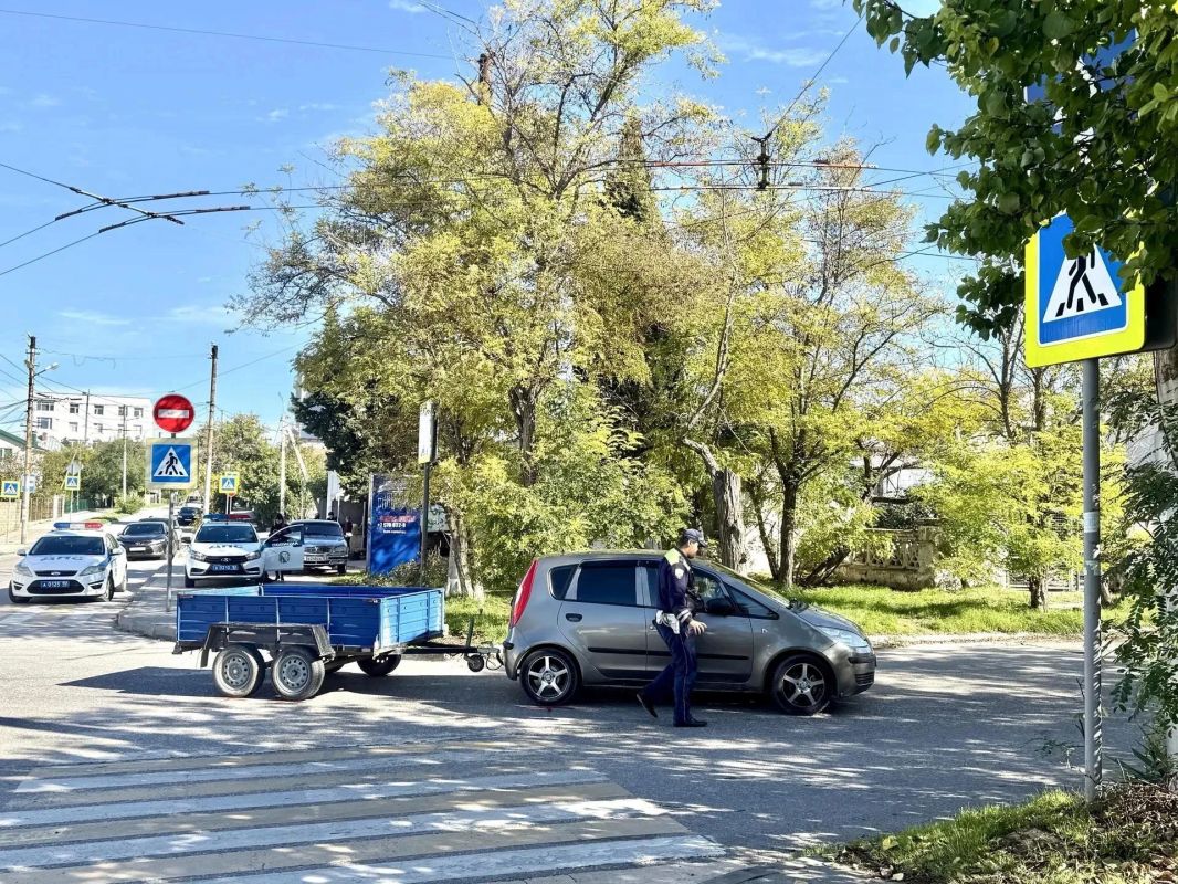 Семейную пару сбили на пешеходном переходе в Севастополе