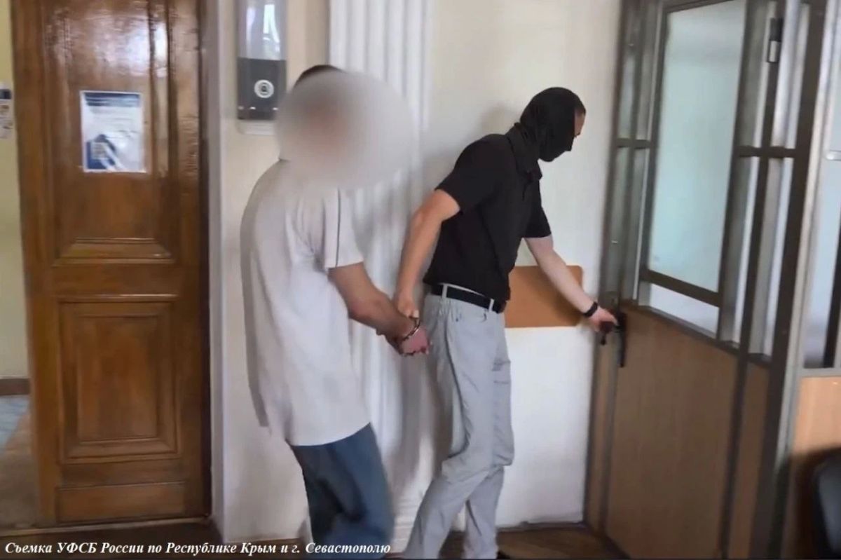 Жителя Севастополя будут судить за передачу украинской разведке сведений о российских военных Жителя Севастополя будут судить за передачу украинской разведке сведений о российских военных