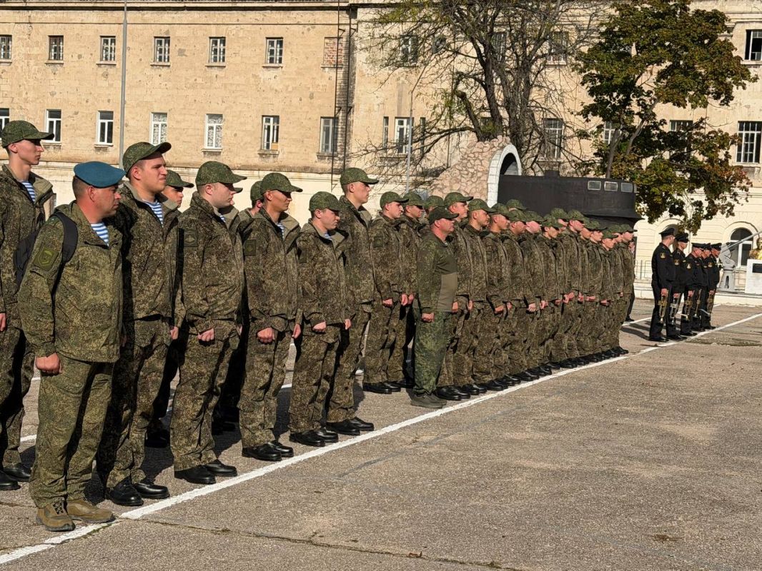 Больше 350 севастопольцев отправятся на срочную службу в рамках осеннего призыва Больше 350 севастопольцев отправятся на срочную службу в рамках осеннего призыва