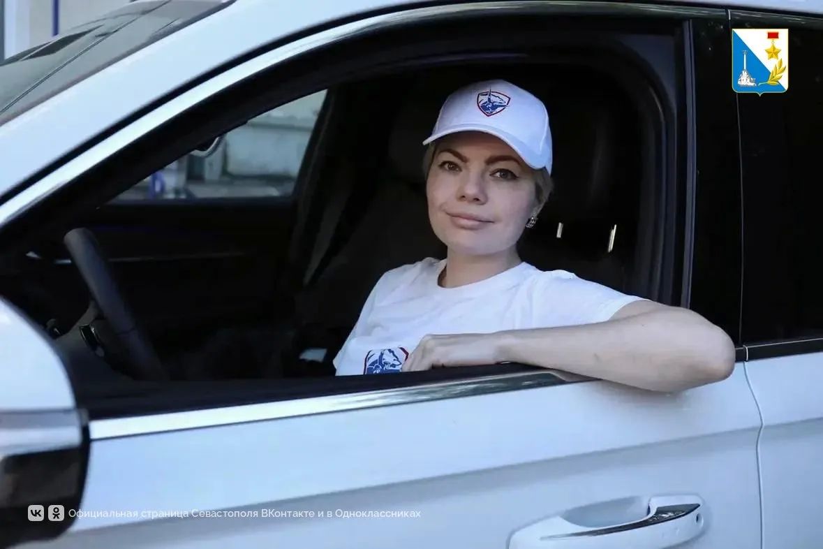 Автоволонтёры помогают маломобильным севастопольцам справиться с повседневными делами