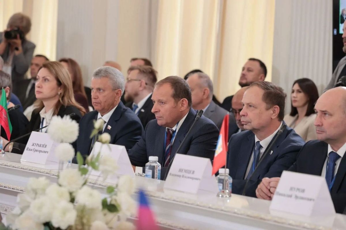 Александр Кулагин: В рамках работы 45-й Конференции Южно-Российской Парламентской Ассоциации провел заседание Комитета по социальной политике, труду и здравоохранению Александр Кулагин: В рамках работы 45-й Конференции Южно-Российской Парламентской Ассоциации провел заседание Комитета по социальной политике, труду и здравоохранению