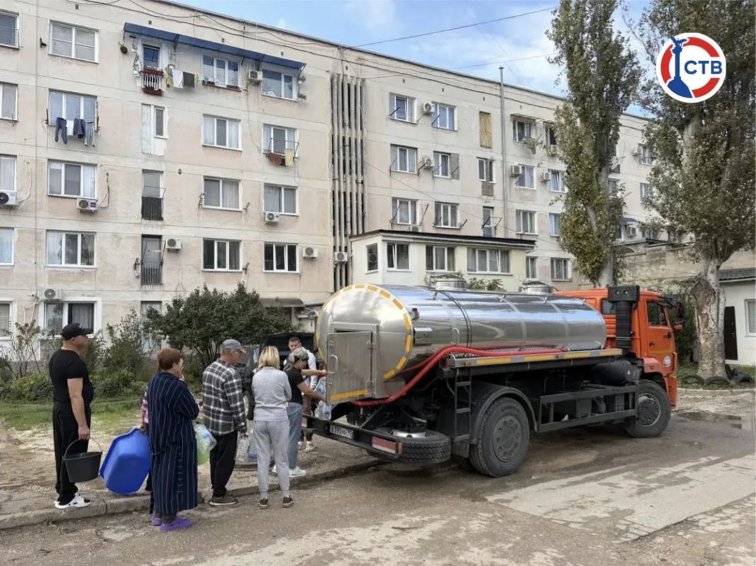 В Севастополе организовали подвоз воды для жителей В Севастополе организовали подвоз воды для жителей