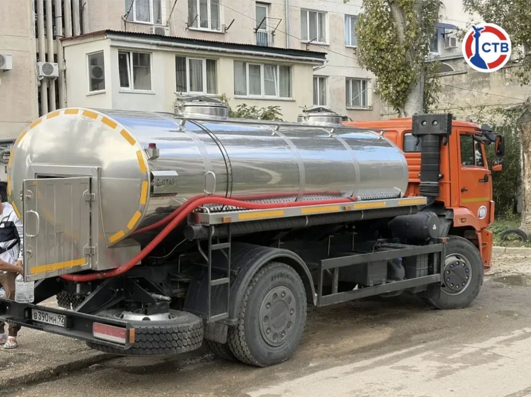В Севастополе организовали подвоз воды для жителей В Севастополе организовали подвоз воды для жителей