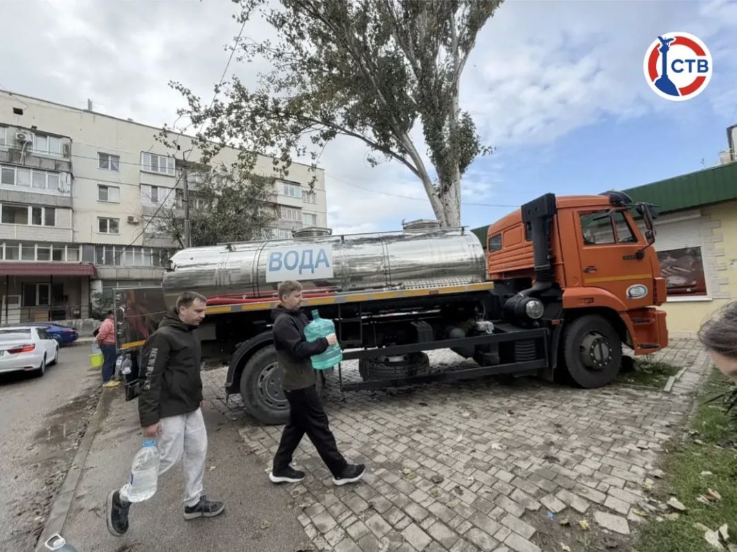 В Севастополе организовали подвоз воды для жителей В Севастополе организовали подвоз воды для жителей
