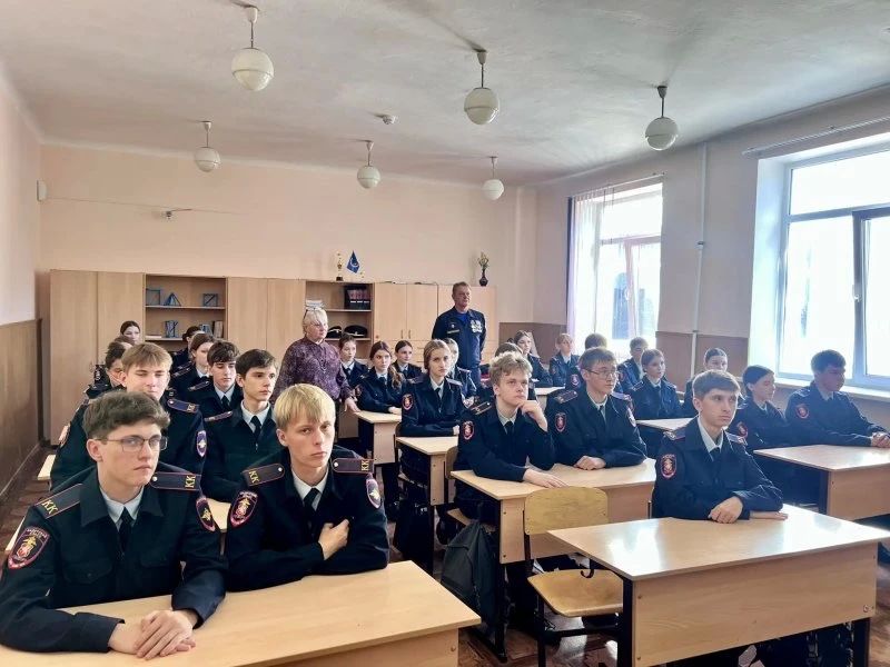 Спасатели рассказали «Юным дружинникам» о своей профессии Спасатели рассказали «Юным дружинникам» о своей профессии