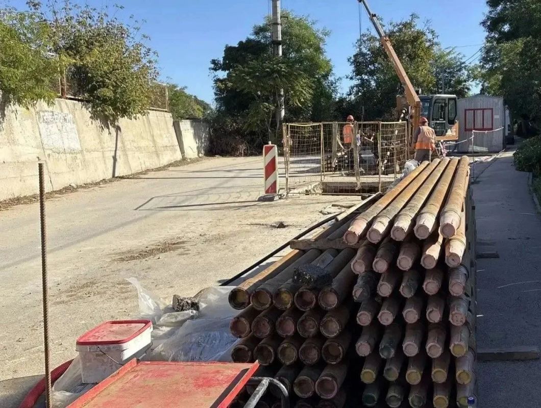 Водоканал: Продолжаются работы по реконструкции водопровода на ул. Инженерная Балка. Мероприятие реализуется в рамках федерального проекта «Модернизация коммунальной инфраструктуры» национального проекта «Инфраструктура для... Водоканал: Продолжаются работы по реконструкции водопровода на ул. Инженерная Балка. Мероприятие реализуется в рамках федерального проекта «Модернизация коммунальной инфраструктуры» национального проекта «Инфраструктура для...