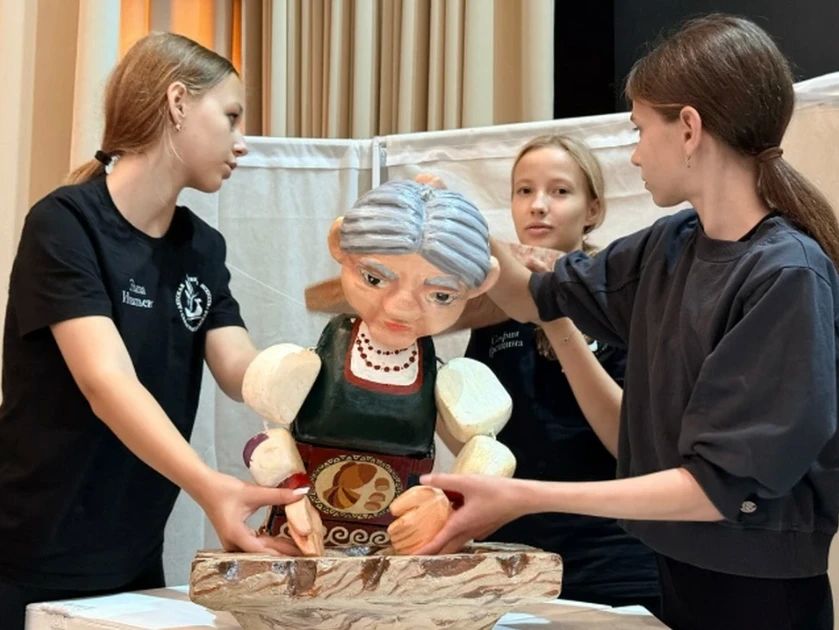 Современное оборудование, уникальная выставка и кукольный спектакль: чем живет Севастопольская школа искусств Современное оборудование, уникальная выставка и кукольный спектакль: чем живет Севастопольская школа искусств