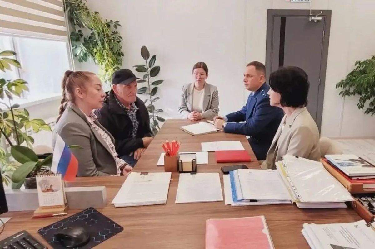 Заместитель Севастопольского межрайонного природоохранного прокурора Олег Богдан провел выездной личный прием жителей Севастополя в Департаменте природных ресурсов и экологии города Заместитель Севастопольского межрайонного природоохранного прокурора Олег Богдан провел выездной личный прием жителей Севастополя в Департаменте природных ресурсов и экологии города