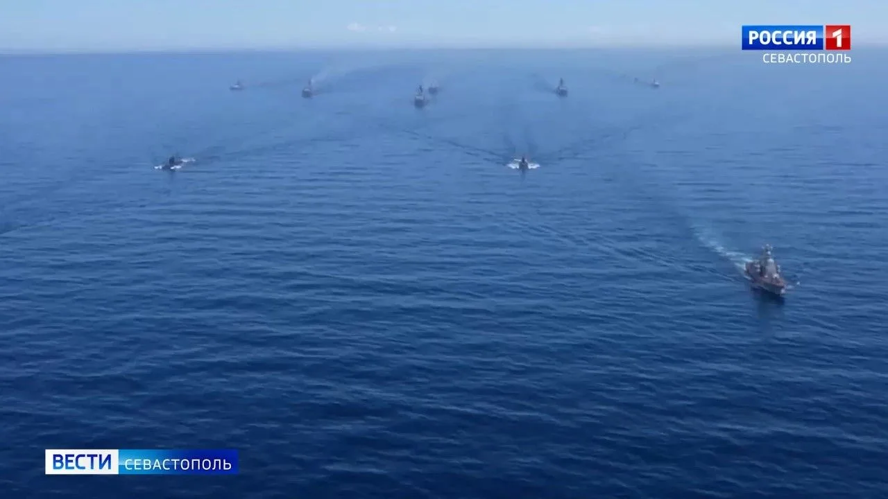 «Морским судам быть…»: военно-морской флот отмечает 330-летие