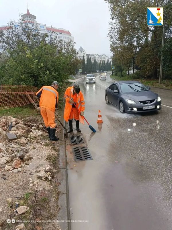 Бригады «Водоканала» работают на улицах Севастополя в усиленном режиме Бригады «Водоканала» работают на улицах Севастополя в усиленном режиме